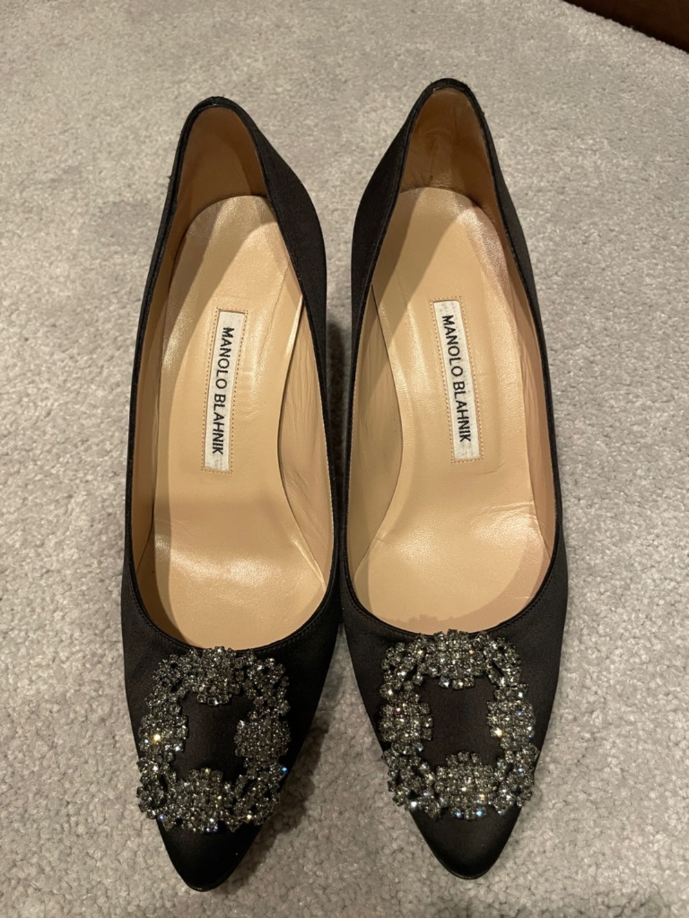 Barely Worn! Manolo Blahnik 70mm Black Satin Hangisi Pumps